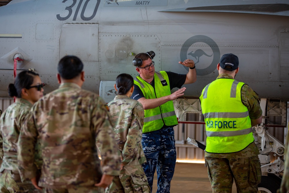 USAF Defenders tour RAAF E/A-18G Growler