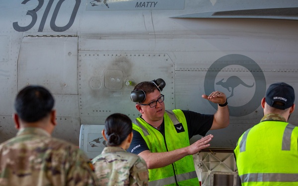 USAF Defenders tour RAAF E/A-18G Growler