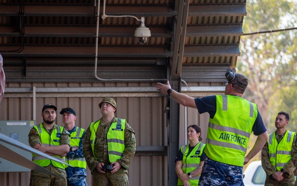 USAF Defenders tour RAAF E/A-18G Growler