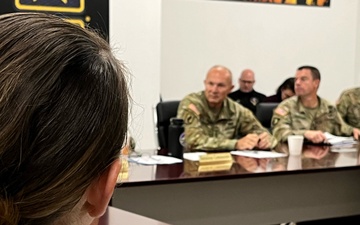 U.S. Army VCoS Visits With Army Recruiters