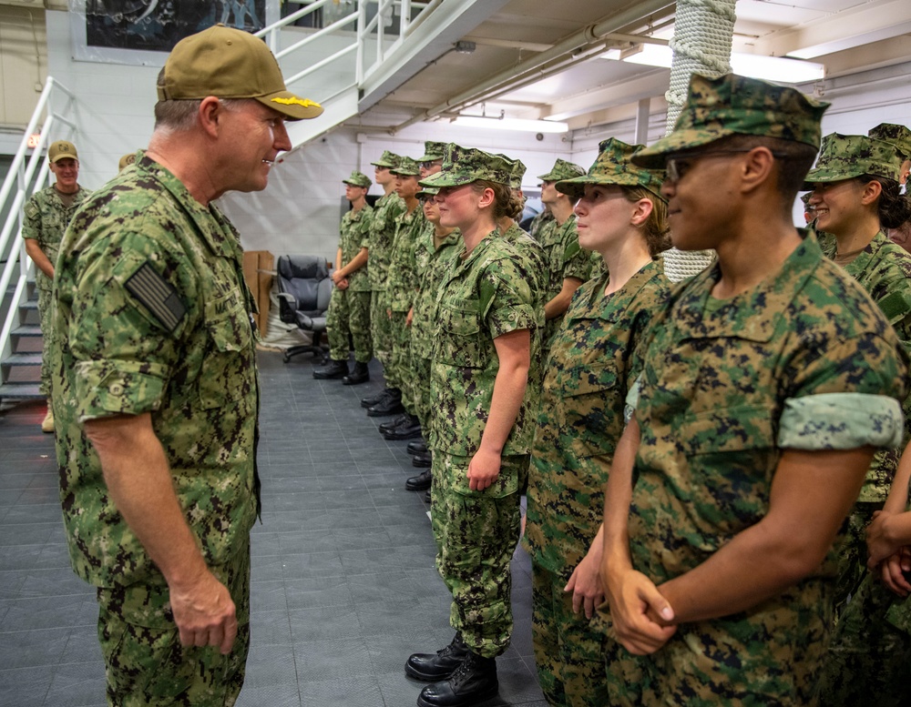 Capt. Craig Mattingly, Commander, Naval Service Training Command (NSTC), visits New Student Indoctrination (NSI) Candidates