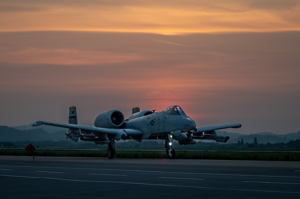 Adapting to Contingencies: Osan Fighters Train Using Alternate Landing Surface