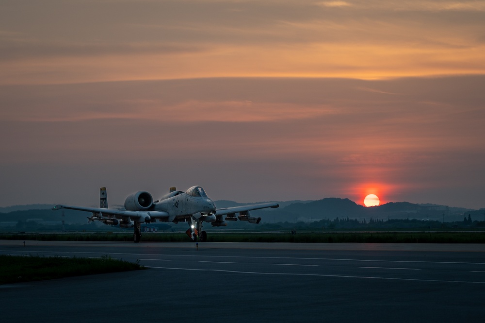 Adapting to Contingencies: Osan Fighters Train Using Alternate Landing Surface