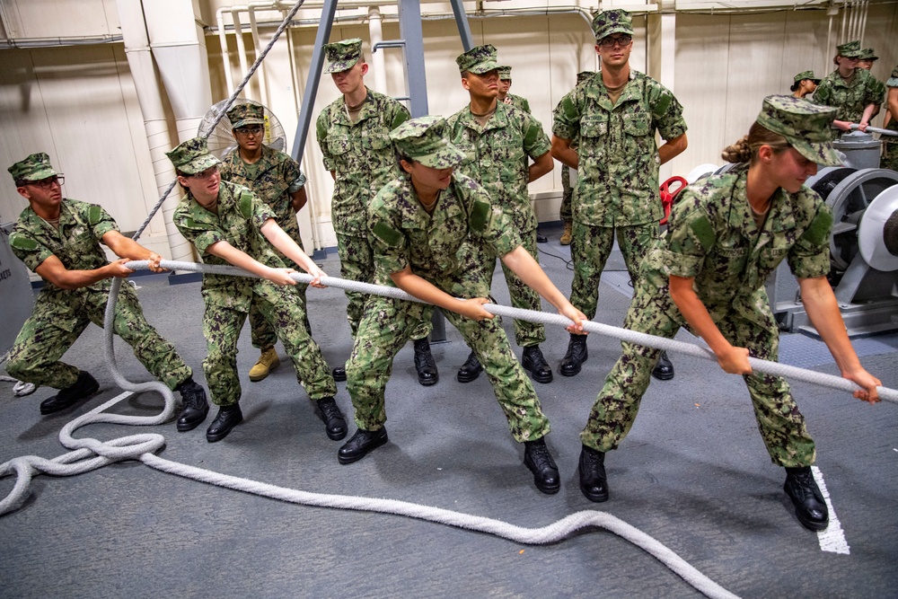 Naval Reserve Officers Training Corps (NROTC) New Student Indoctrination (NSI) Cycle 3 midshipmen candidates on the USS Marlinspike Seamanship Trainer at RTC