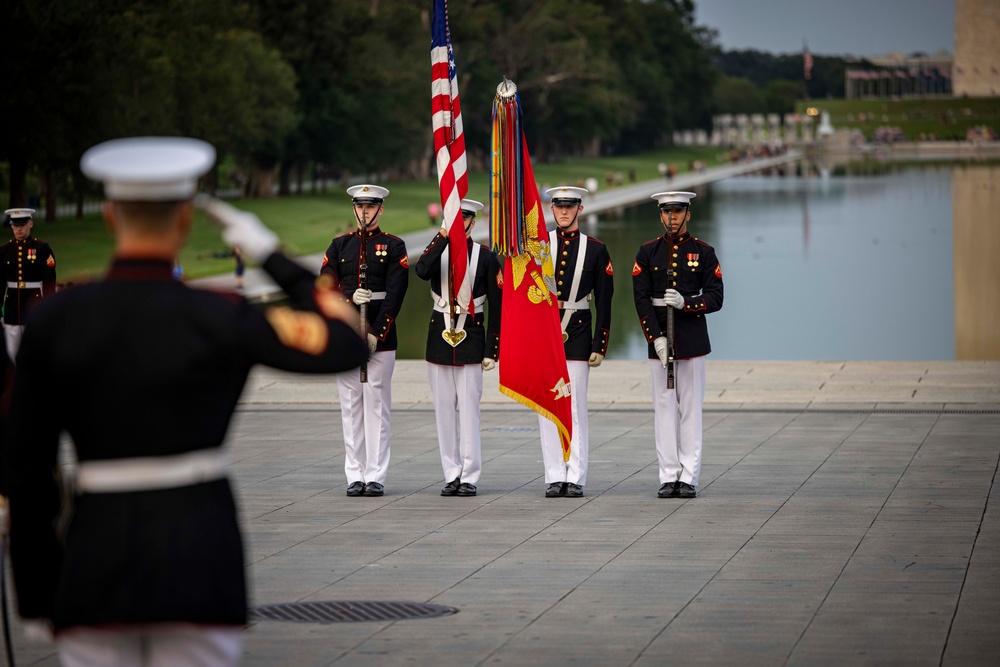 DVIDS - Images - The Washington Commanders visit Marine Barracks Washington  [Image 1 of 7]