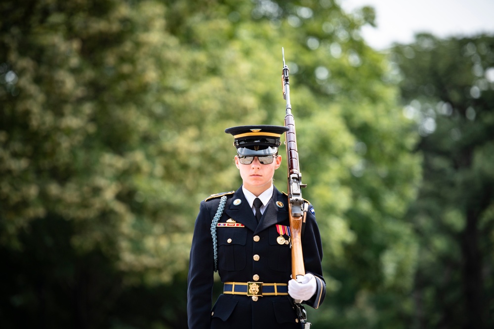 Tomb Guard U.S. Army Pfc. Jessica Kwiatkowski Walks the Mat at the Tomb of the Unknown Soldier