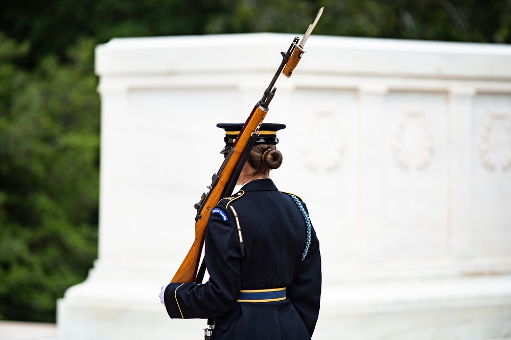 Tomb Guard U.S. Army Pfc. Jessica Kwiatkowski Walks the Mat at the Tomb of the Unknown Soldier