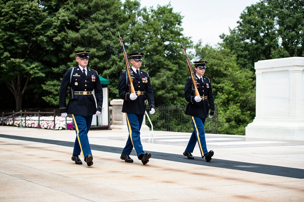 Tomb Guard U.S. Army Pfc. Jessica Kwiatkowski Walks the Mat at the Tomb of the Unknown Soldier