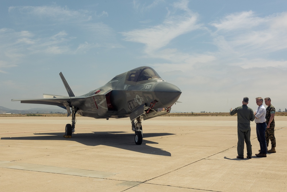 Under Secretary of the Navy visits 3rd MAW 