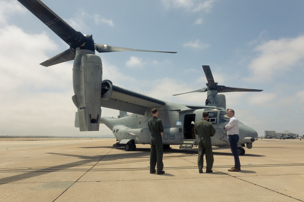 Under Secretary of the Navy visits 3rd MAW 