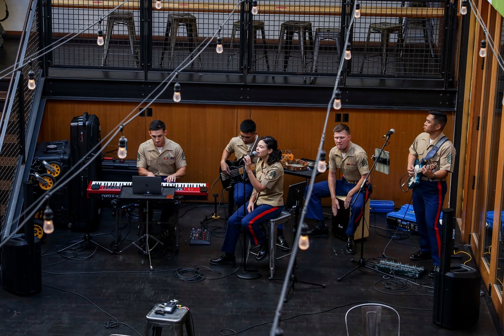 1st MARDIV Band Performs During Seattle Fleet Week