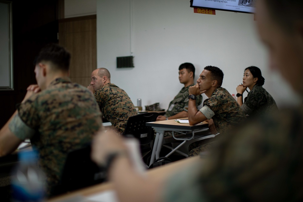 U.S. Marines and ROK Marines participate in KMEP SME Exchange