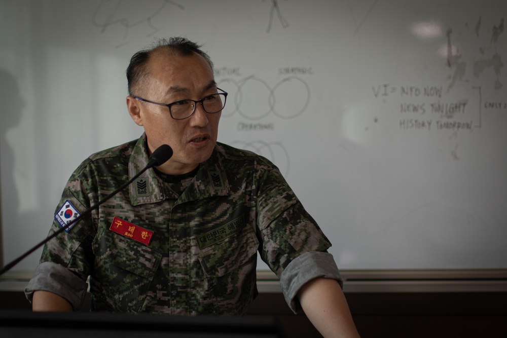 U.S. Marines and ROK Marines participate in KMEP SME Exchange