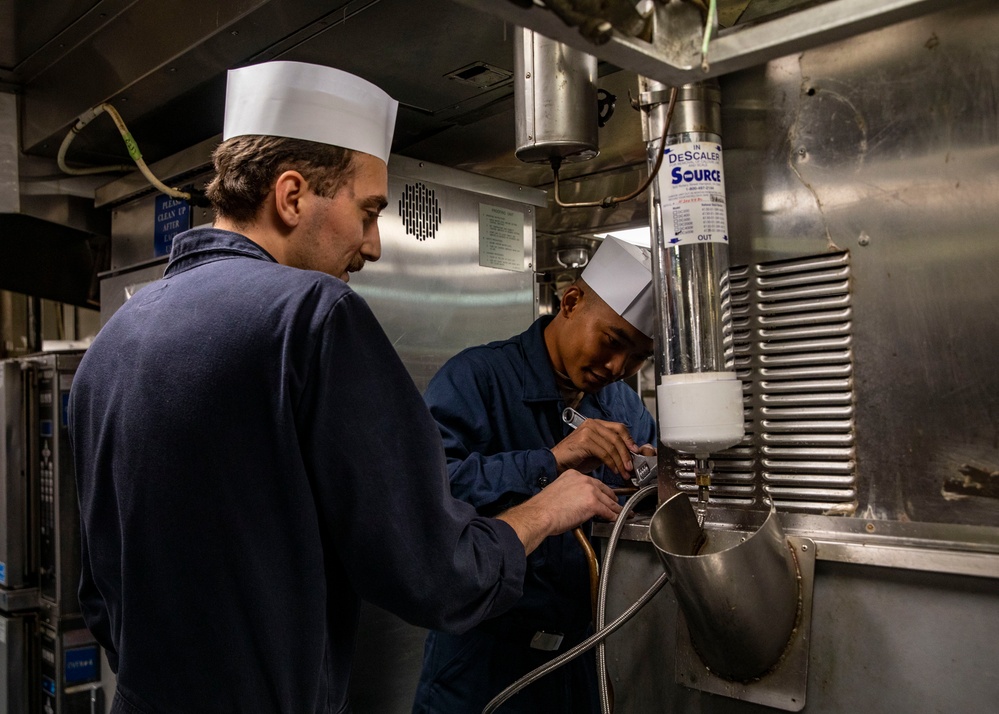 Sailors Conduct Maintenance Aboard USS John Finn (DDG 113), Aug. 2