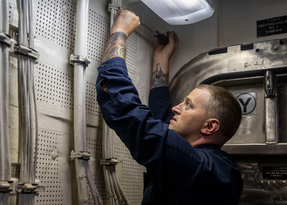 Sailors Conduct Maintenance Aboard USS John Finn (DDG 113), Aug. 2