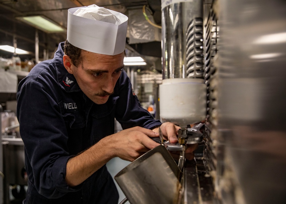 Sailors Conduct Maintenance Aboard USS John Finn (DDG 113), Aug. 2