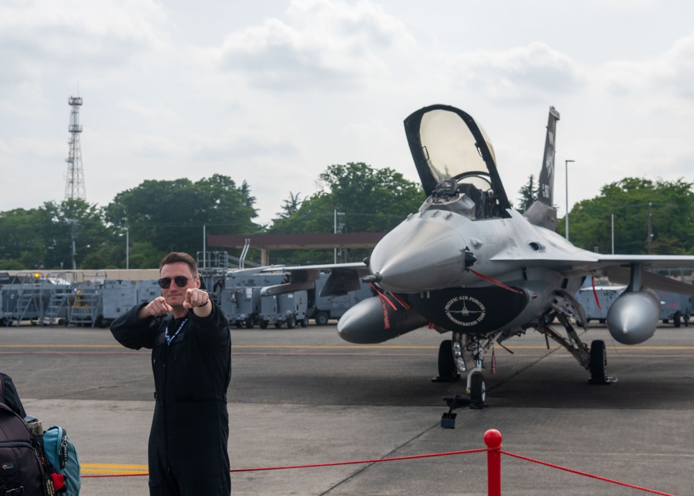 PACAF F-16 Demo Team participates in Yokota Friendship Festival 2023