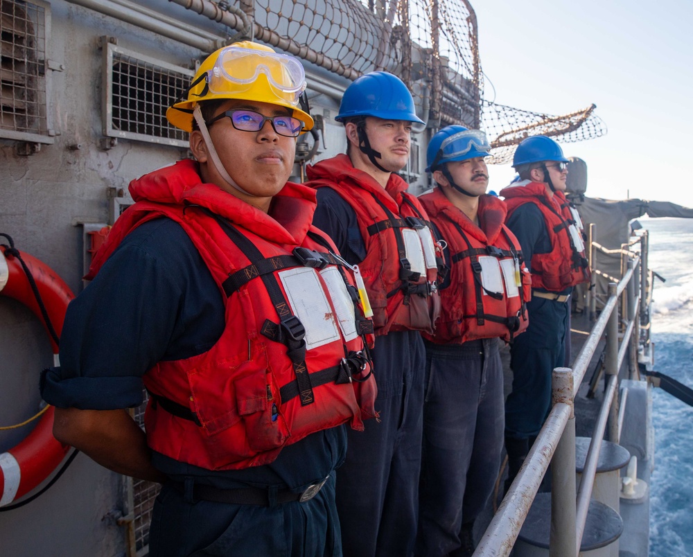 Sailors Man the Rails Aboard USS Antietam (CG 54)