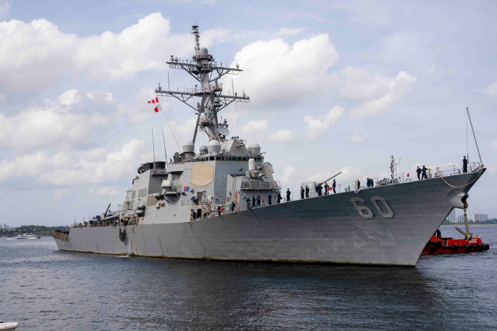 USS Paul Hamilton Arrives in Singapore