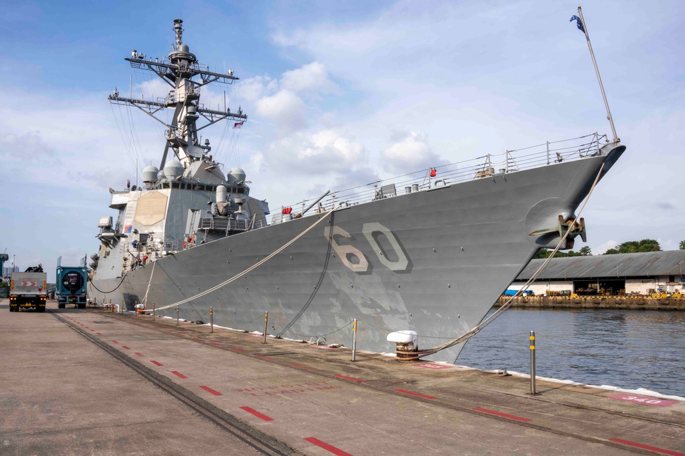 USS Paul Hamilton Arrives in Singapore