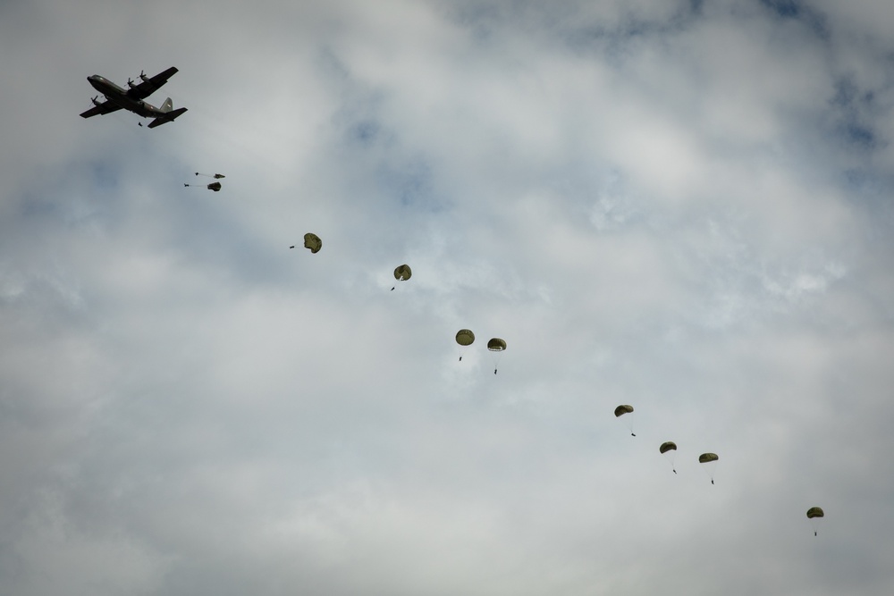 Indonesian Army jumps into Australia