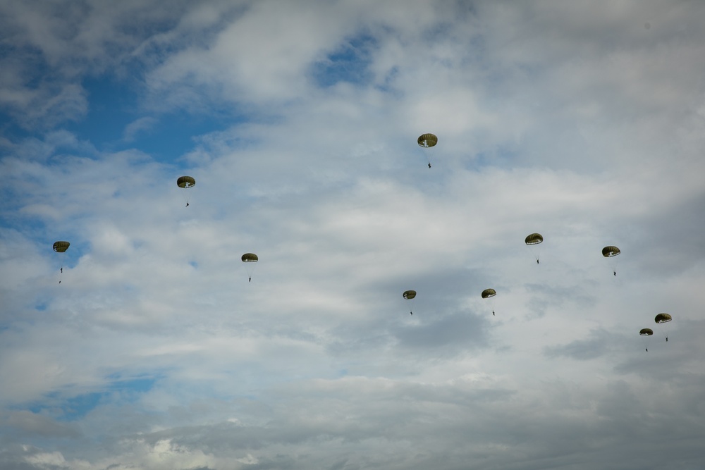 Indonesian Army jumps into Australia