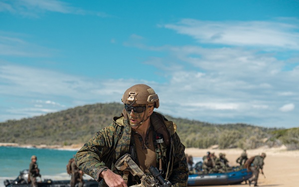G Co. Conducts Amphibious Assault with the 1st ARDR during Talisman Sabre 23