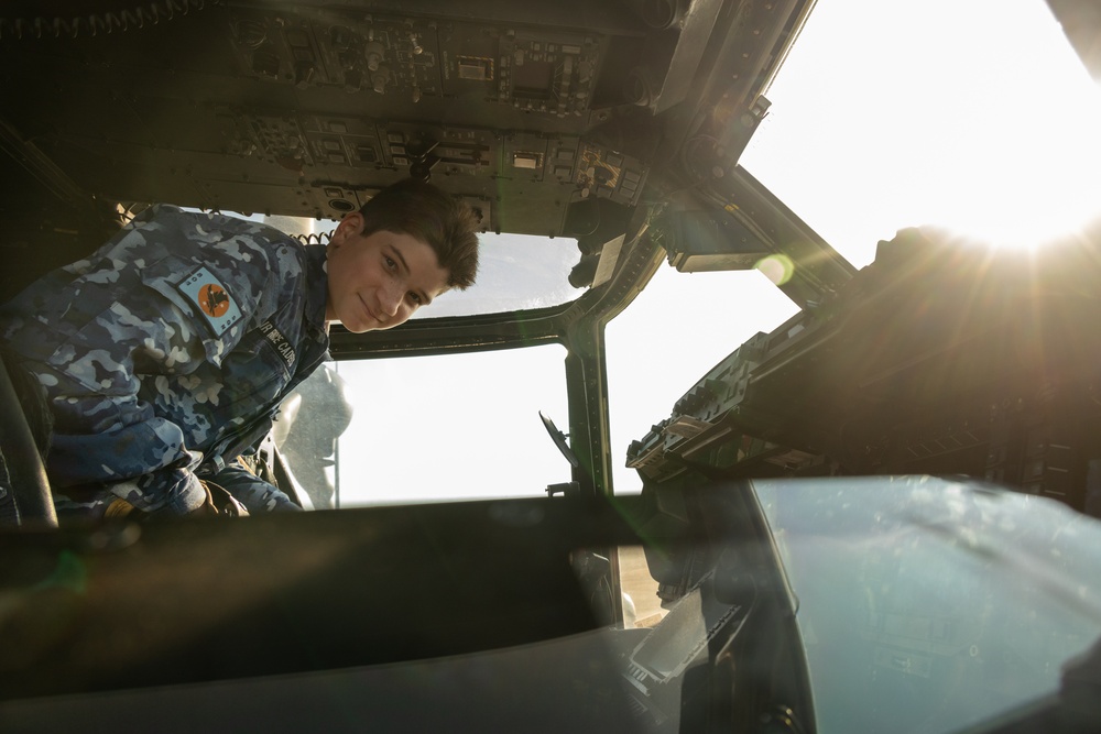MRF-D Marines host Osprey tour for Australian Air Force Cadets