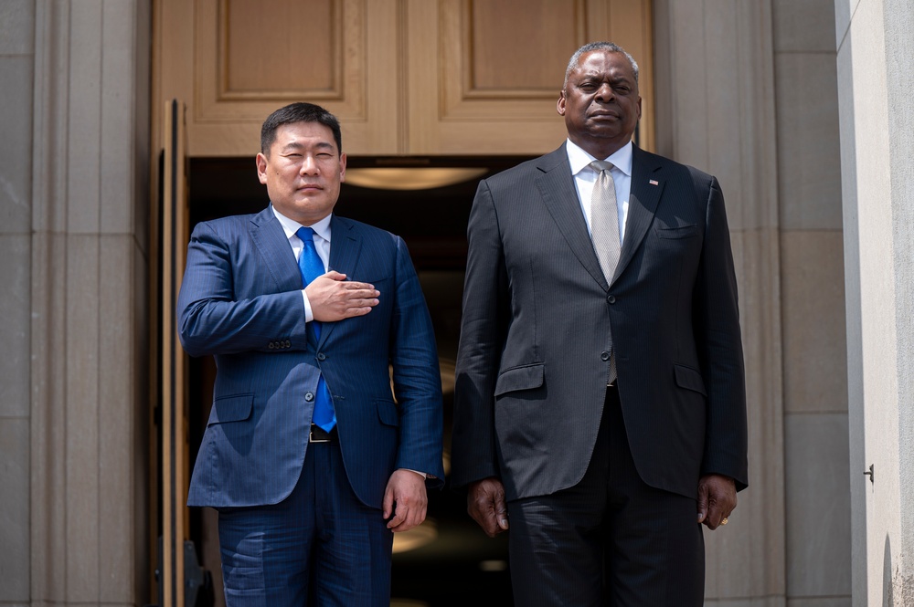 SD Hosts Mongolian PM