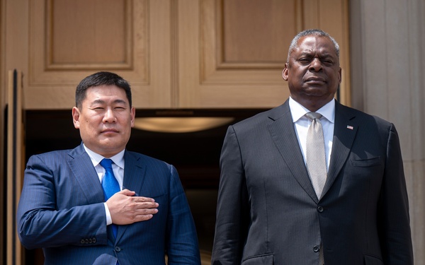 SD Hosts Mongolian PM
