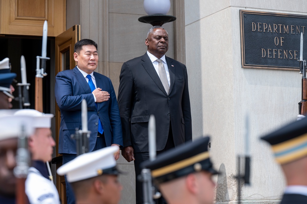 SD Hosts Mongolian PM