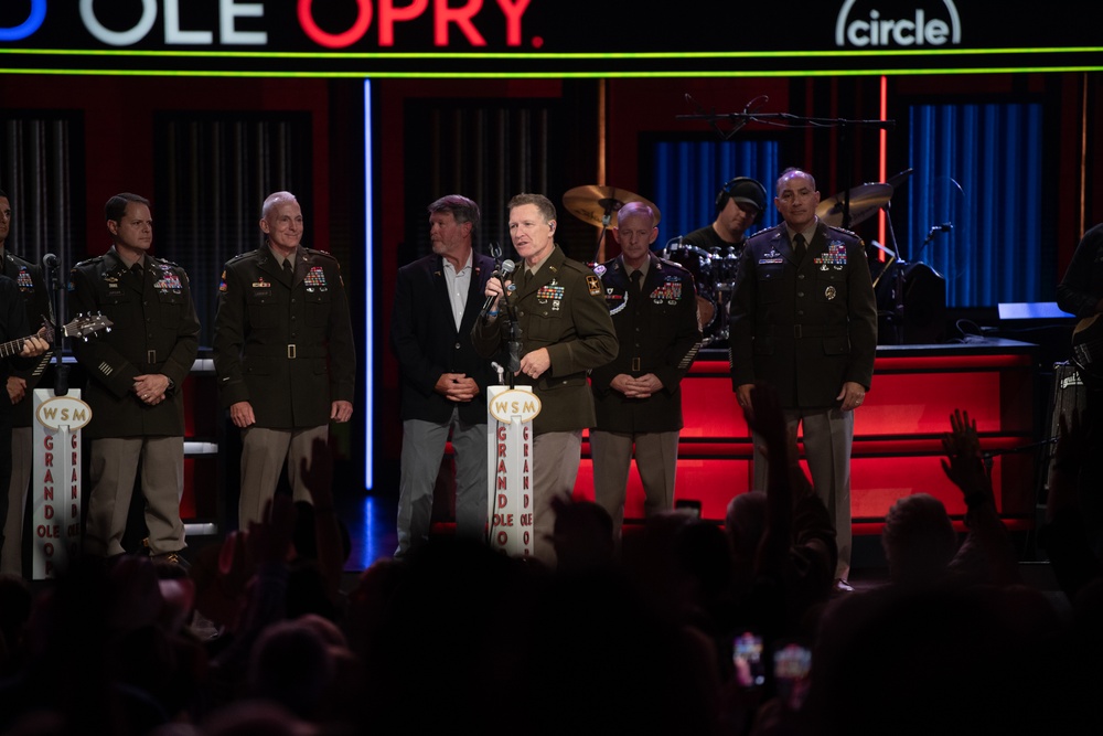 Craig Morgan enlists in the U.S. Army Reserve