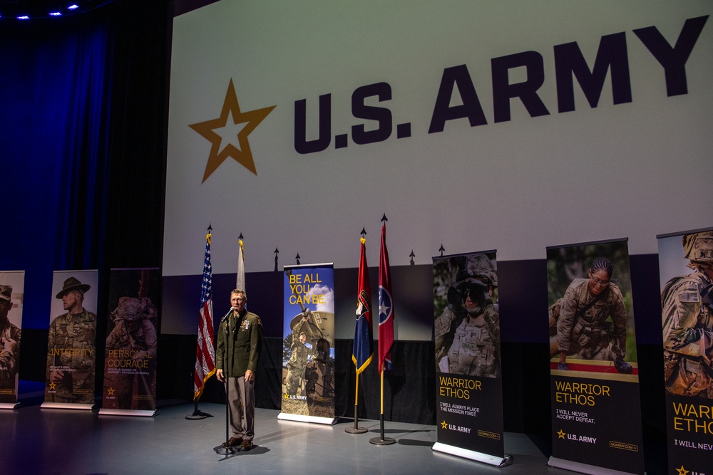 Craig Morgan enlists in the U.S. Army Reserve