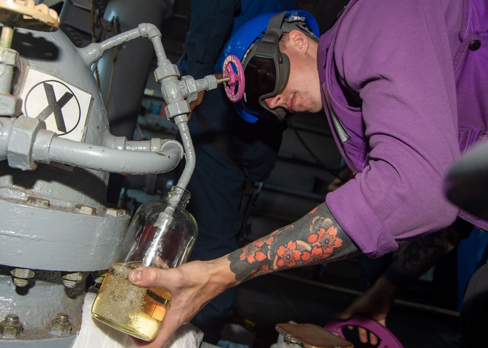 USS Ronald Reagan (CVN 76) conducts fueling-at-sea with USNS Rappahannock (T-AO 204)