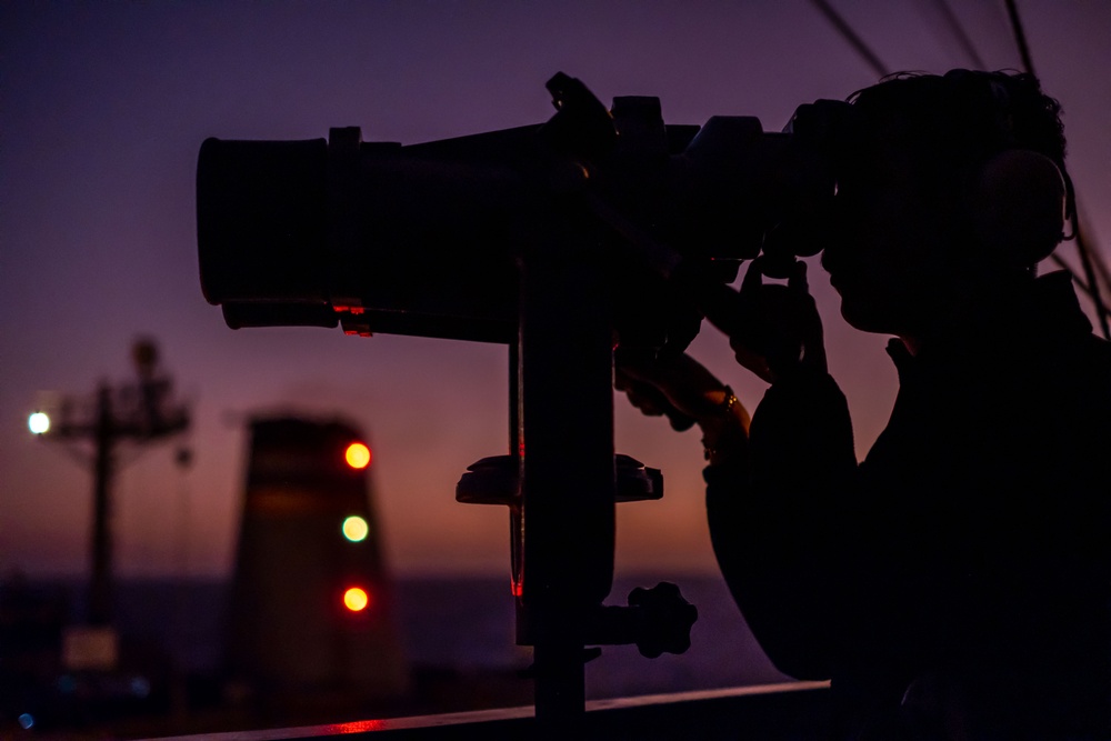 USS Ronald Reagan (CVN 76) conducts fueling-at-sea with USNS Rappahannock (T-AO 204)