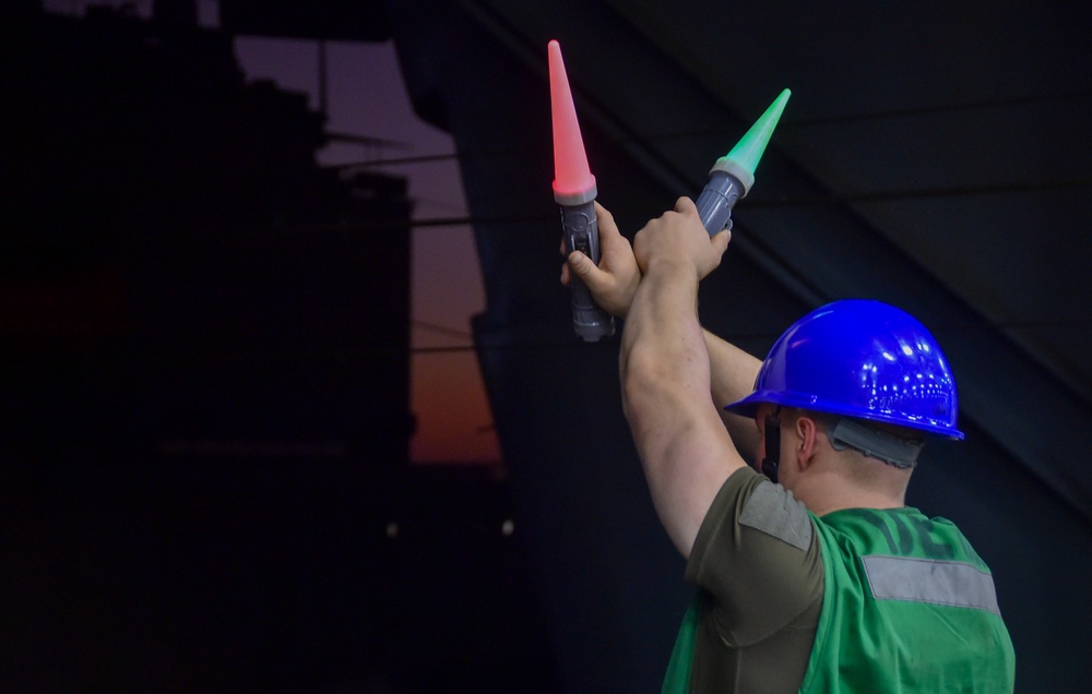 USS Ronald Reagan (CVN 76) conducts fueling-at-sea with USNS Rappahannock (T-AO 204)