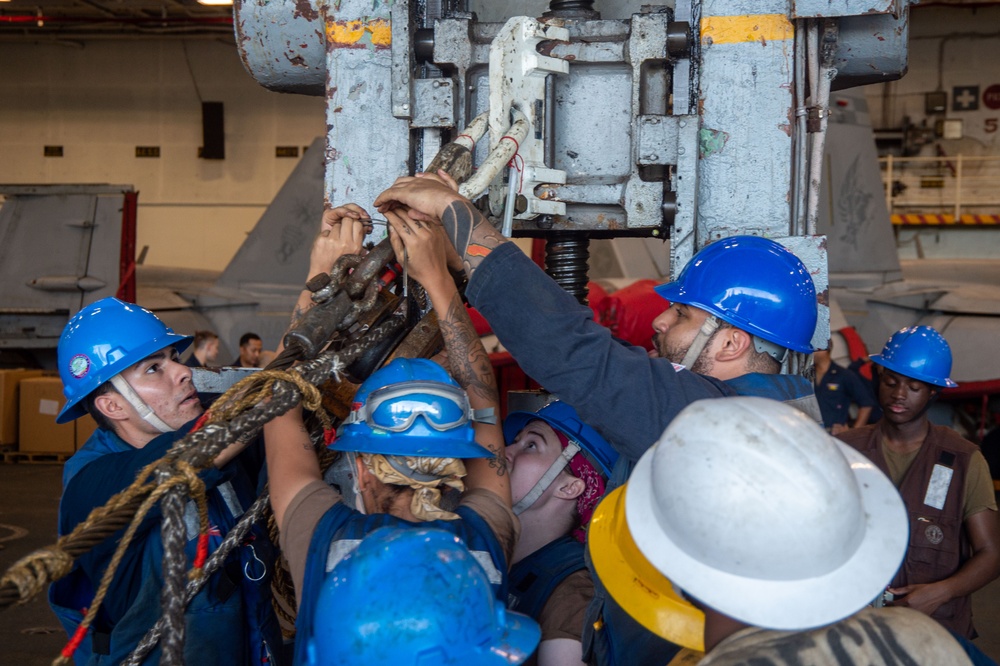 USS Ronald Reagan (CVN 76) conducts fueling-at-sea with USNS Rappahannock (T-AO 204)