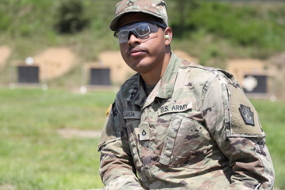 M249 light machine gun weapons qualification at Fort Indiantown Gap