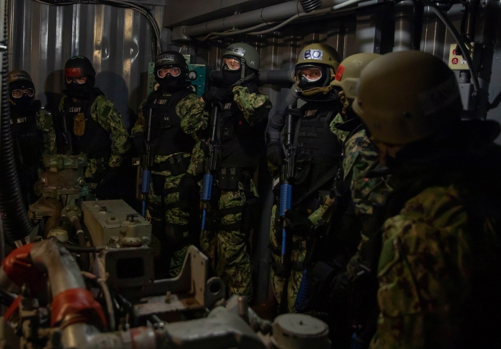 UH Midshipmen Conduct ATFP Drill