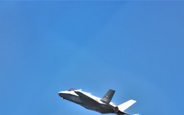 Wisconsin’s Air National Guard, Army National Guard combine in practice show at airport at Fort McCoy