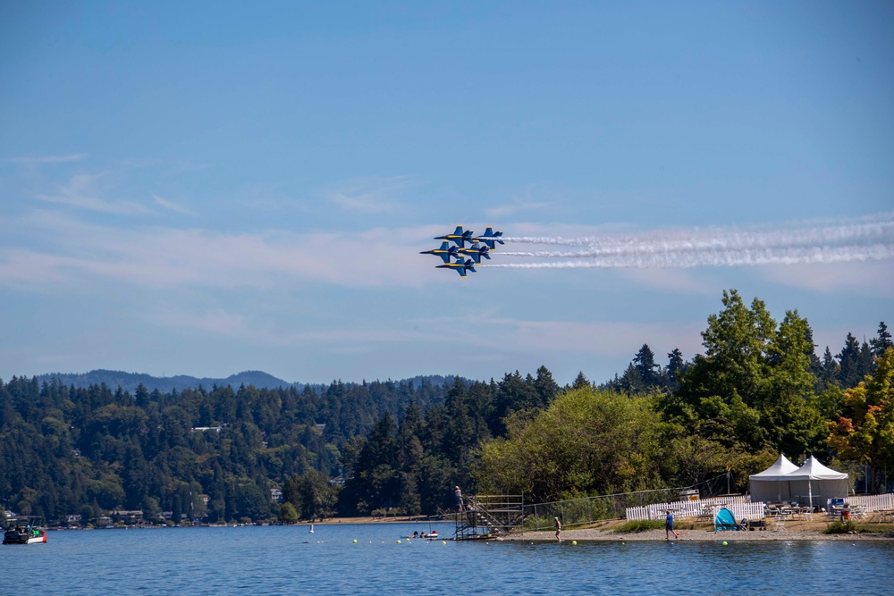 DVIDS Images Blue Angels perform during Seattle Fleet Week [Image 1