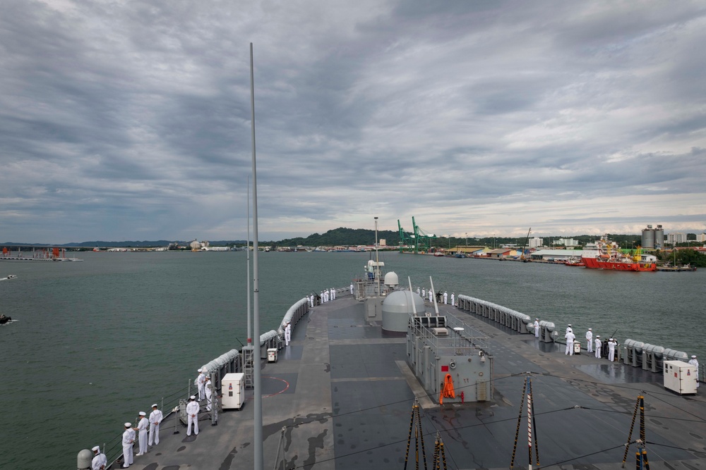 Blue Ridge and 7th Fleet Sailors Man the Rails in Brunei