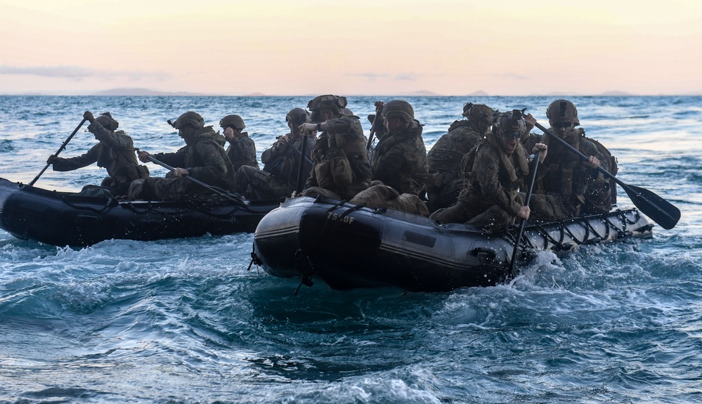 Sailors and Marines aboard USS Green Bay (LPD 20) Conduct Amphibious Assault Exercise with JGSDF During Exercise Talisman Sabre 23