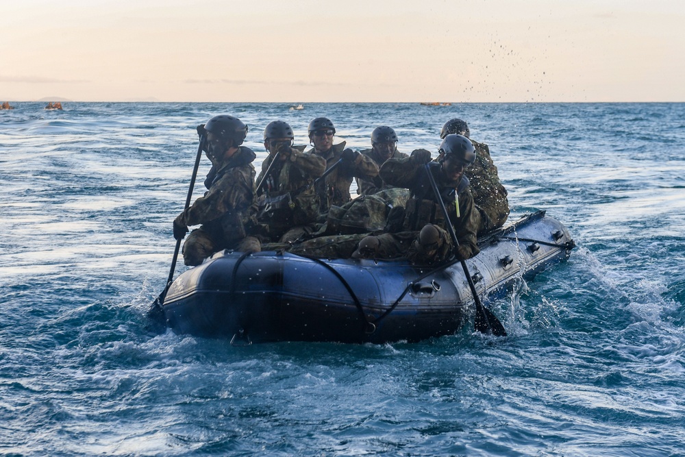 Sailors and Marines aboard USS Green Bay (LPD 20) Conduct Amphibious Assault Exercise with JGSDF During Exercise Talisman Sabre 23