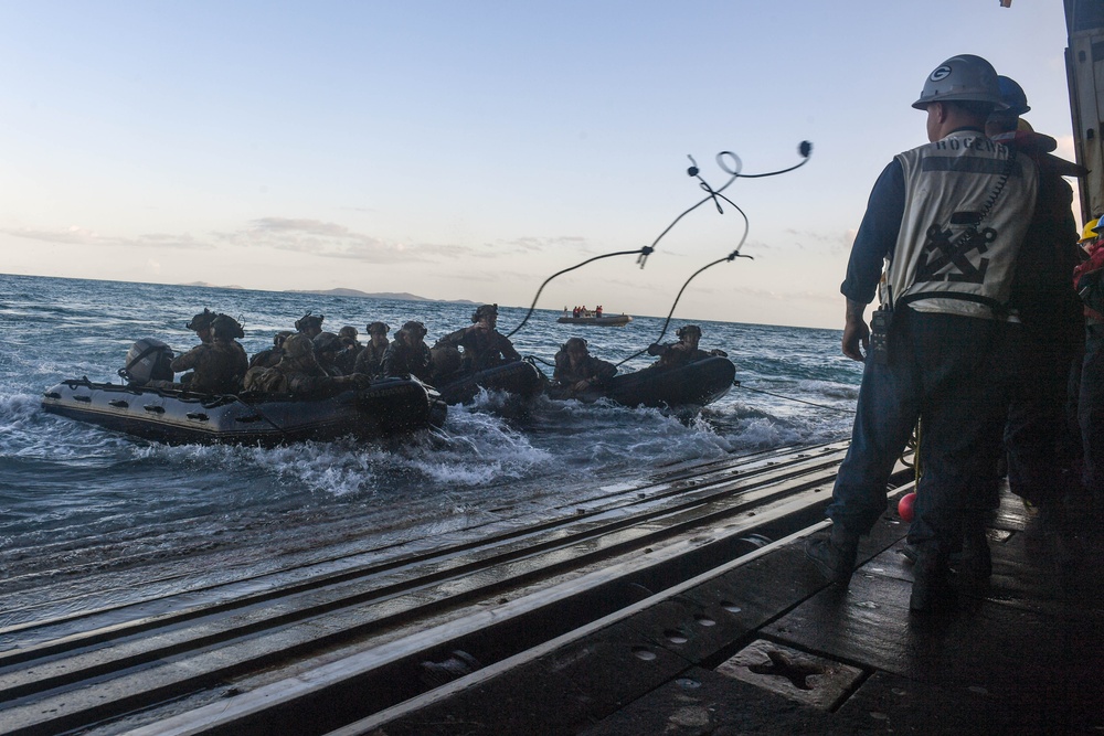 Sailors and Marines aboard USS Green Bay (LPD 20) Conduct Amphibious Assault Exercise with JGSDF During Exercise Talisman Sabre 23