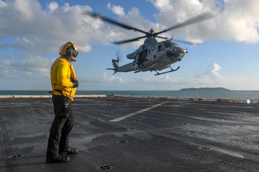 Sailors and Marines aboard USS Green Bay (LPD 20) Conduct Amphibious Assault Exercise with JGSDF During Exercise Talisman Sabre 23