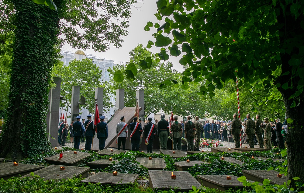 USAG Poland and V Corps leaders join ceremony 1944 Warsaw Uprising commemoration