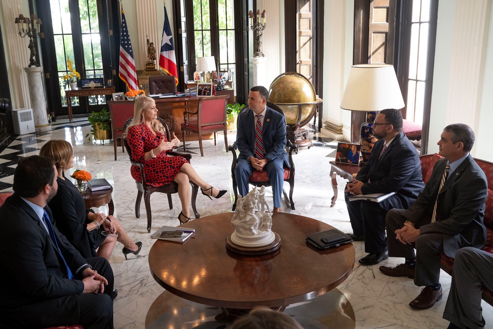 Significant Meeting in Governor's House Addresses Hurricane Maria Recovery Efforts