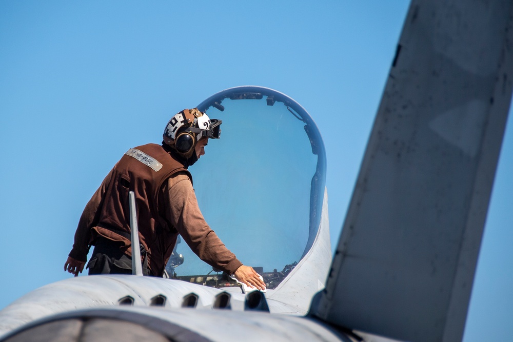 USS Ronald Reagan (CVN 76) conducts flight operations