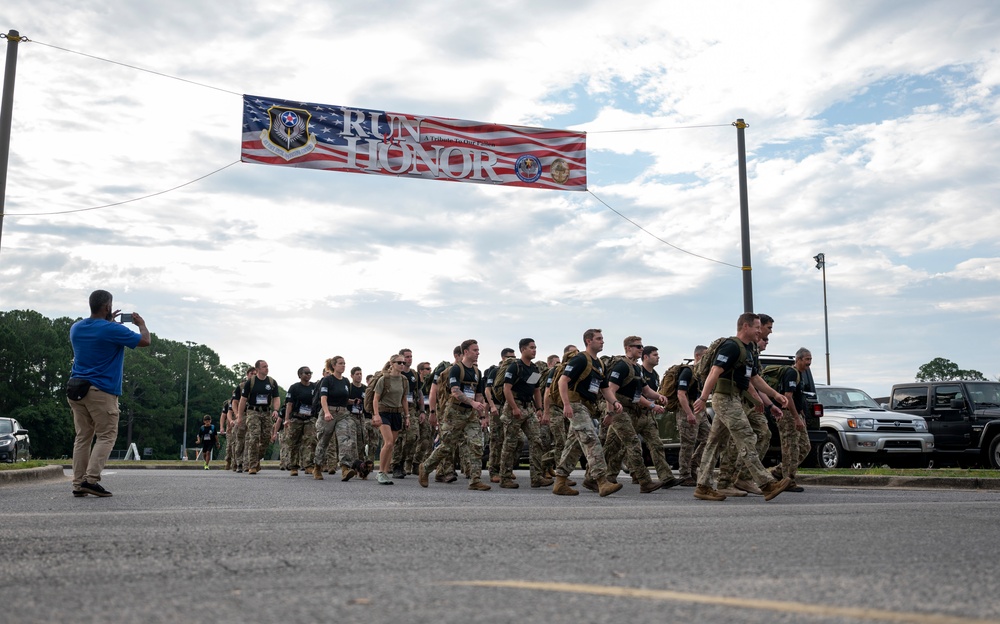 Members of AFSOC Community Participate in 5K to Remember the Fallen